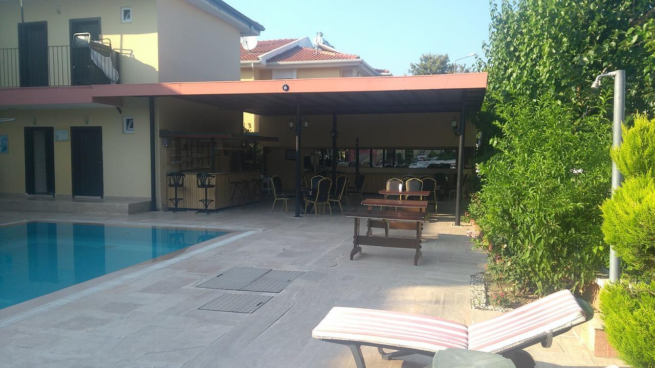 Las Palmeras Hotel Camyuva Exterior photo