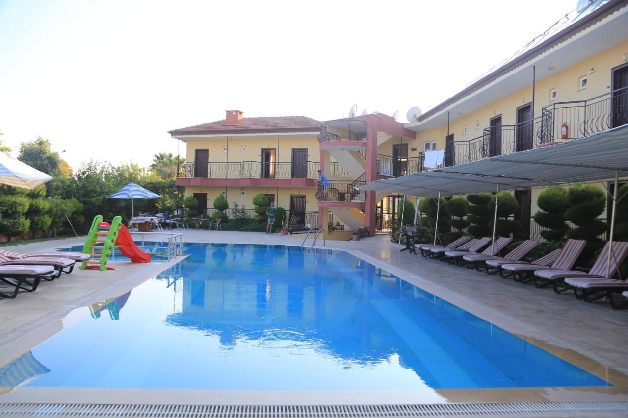 Las Palmeras Hotel Camyuva Exterior photo
