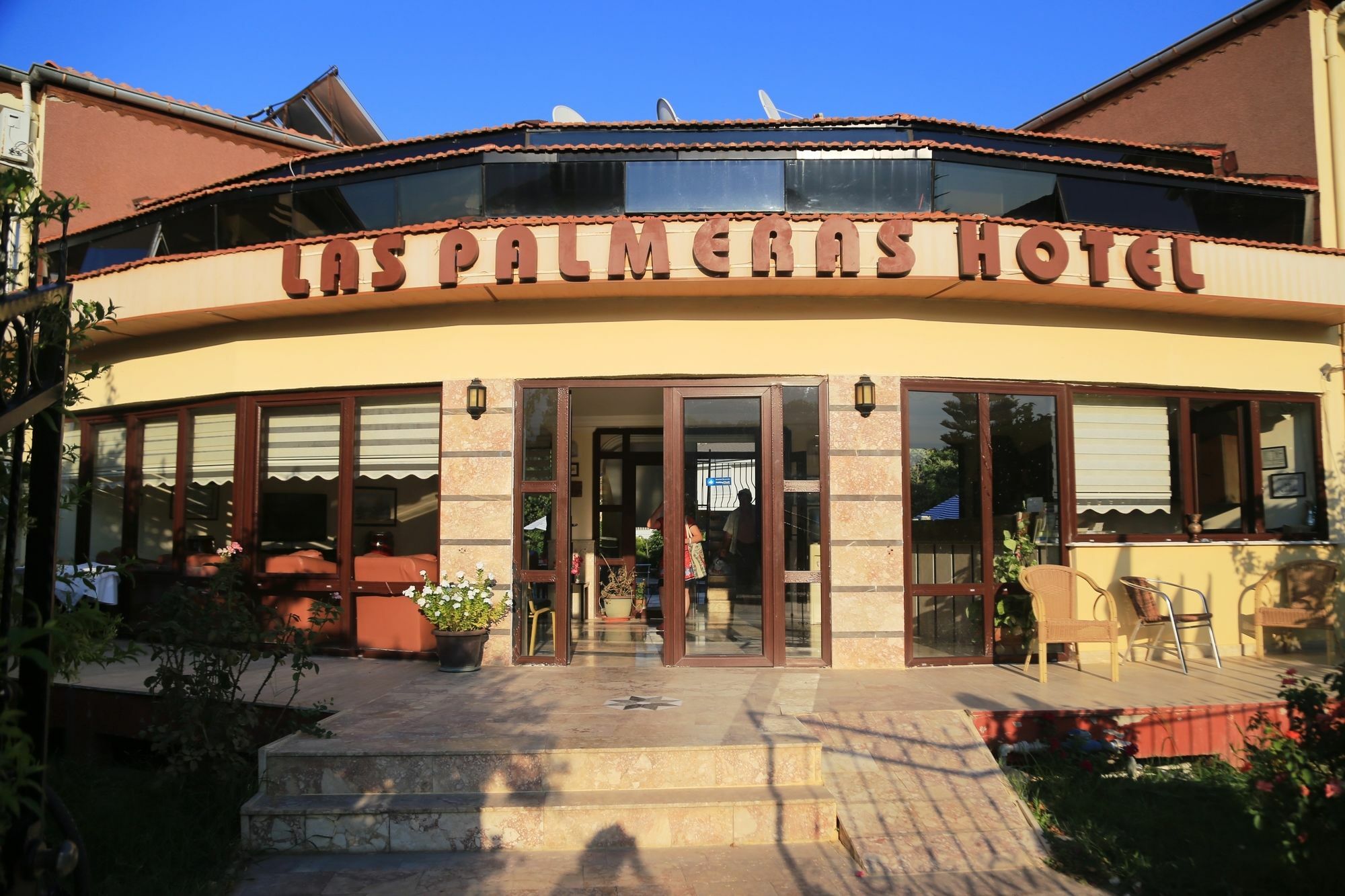 Las Palmeras Hotel Camyuva Exterior photo