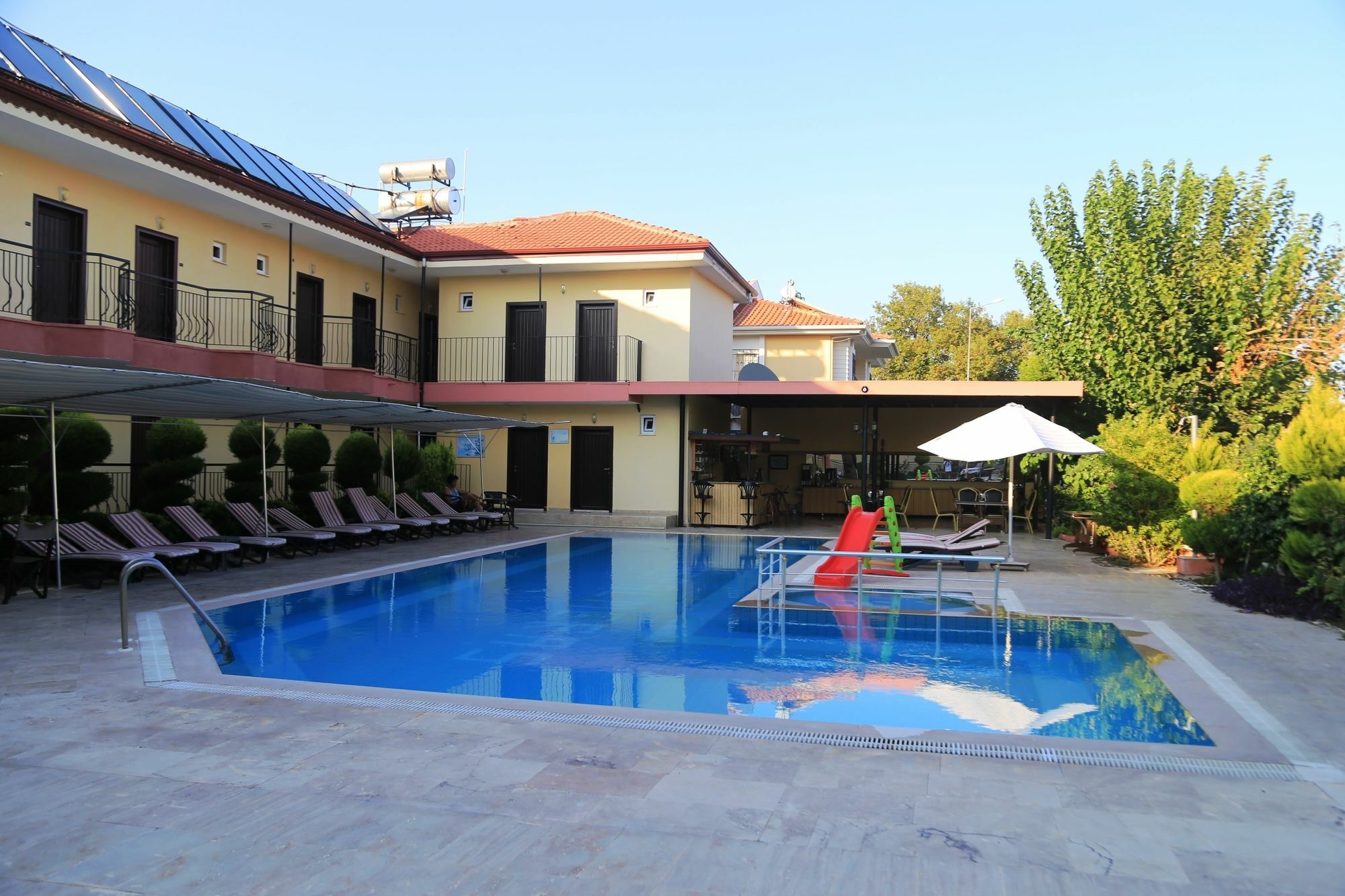 Las Palmeras Hotel Camyuva Exterior photo