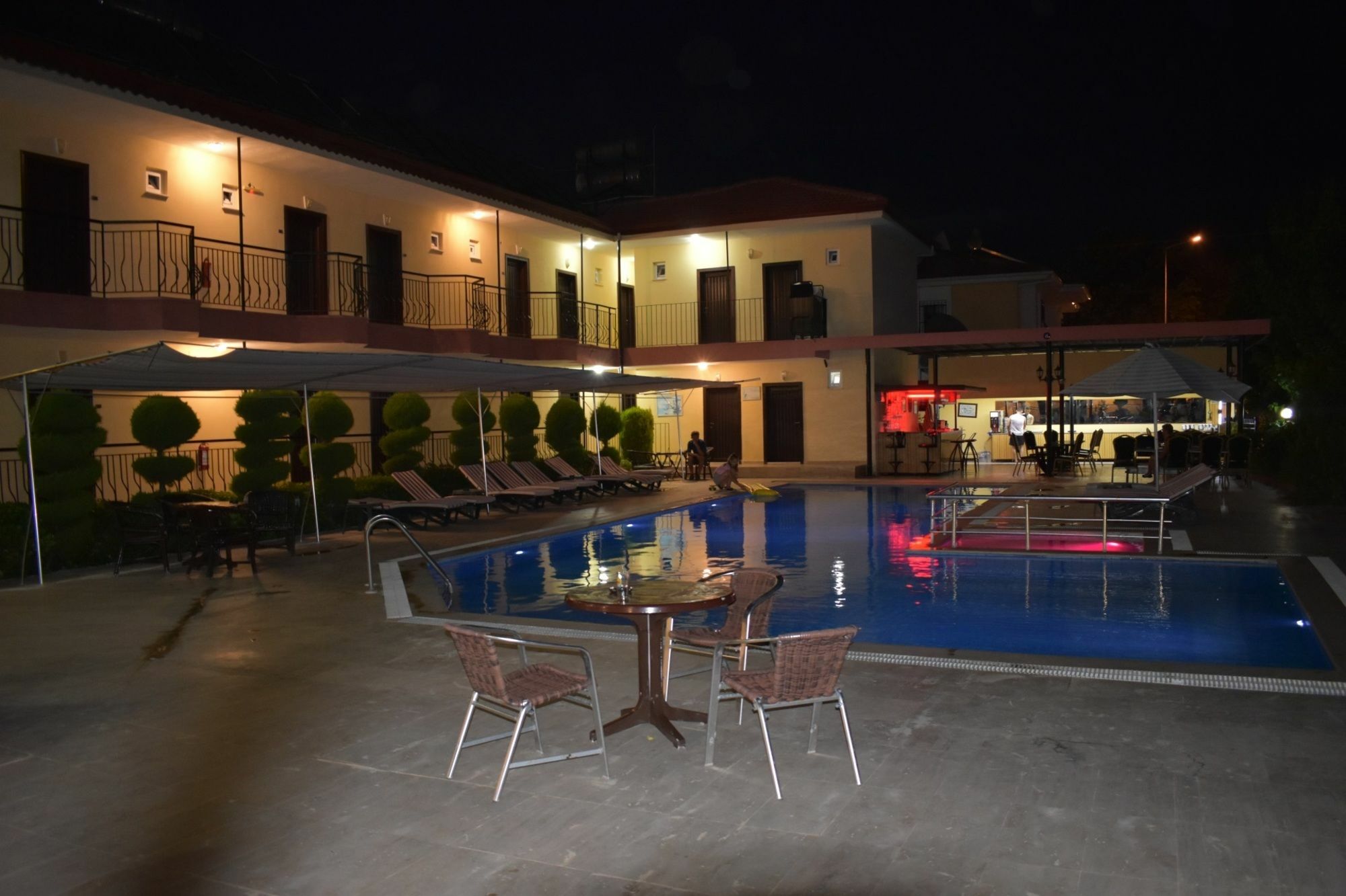 Las Palmeras Hotel Camyuva Exterior photo