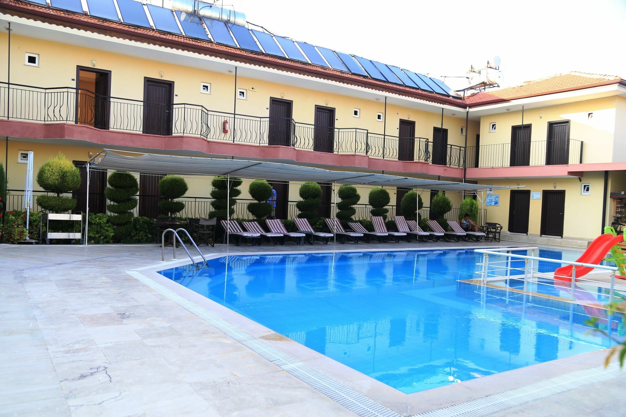 Las Palmeras Hotel Camyuva Exterior photo
